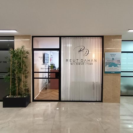 Beach Suite Israel- Best View, Gym, Massage Chair, Low Fee For Off-Site Indoor Pool Spa ביץ סוייט ישראל- נוף ים מאלף, כיסא מסאז, חדר כושר, אפשרות לבריכה מקורה, וספא בתשלום ממש מוזל Ascalão Exterior foto